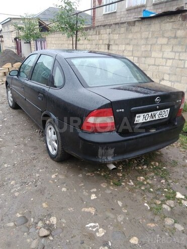 Opel Vectra 1996, 310,080 km - 1.6 l - Quba