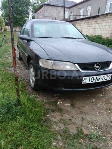 Opel Vectra 1996, 310,080 km - 1.6 l - Quba