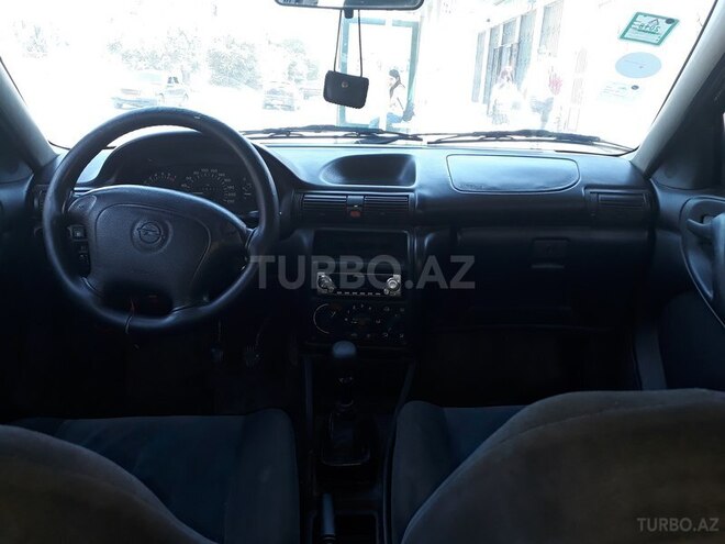 Opel Astra 1996, 235,000 km - 1.6 l - Bakı