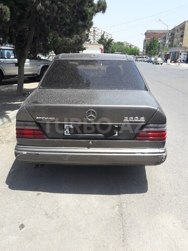 Mercedes E 260 1989, 266,000 km - 2.6 l - Bakı