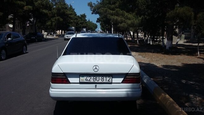 Mercedes E 200 1987, 398,000 km - 2.0 l - Sumqayıt