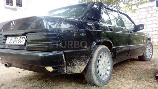 Mercedes 190 1992, 300,000 km - 1.8 l - Qazax