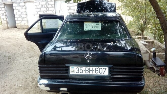 Mercedes 190 1992, 300,000 km - 1.8 l - Qazax