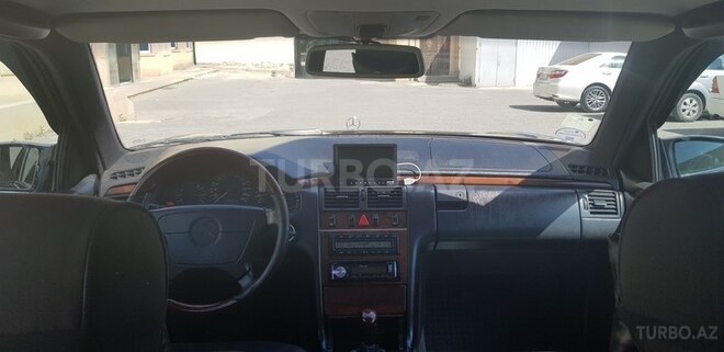 Mercedes E 240 1998, 234,025 km - 2.4 л - Bakı