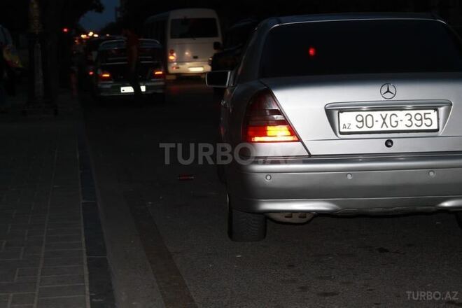 Mercedes C 200 1997, 390,000 km - 2.0 l - Bakı
