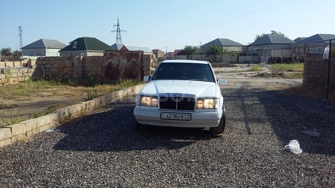 Mercedes E 200 1987, 398,000 km - 2.0 l - Sumqayıt