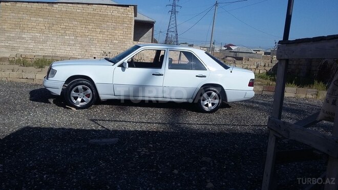 Mercedes E 200 1987, 398,000 km - 2.0 l - Sumqayıt