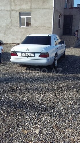 Mercedes E 200 1987, 398,000 km - 2.0 l - Sumqayıt