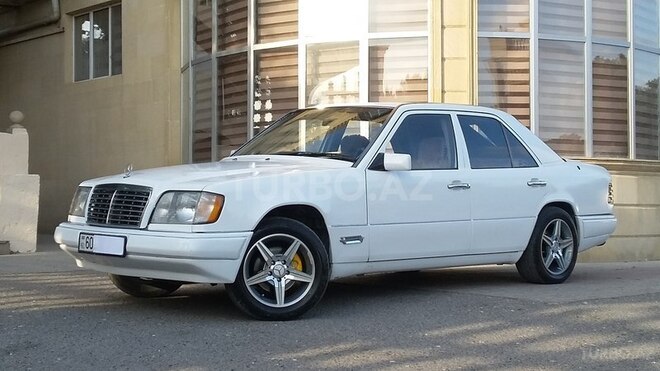 Mercedes E 200 1993, 285,000 km - 2.0 l - Bakı