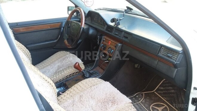 Mercedes E 200 1993, 285,000 km - 2.0 l - Bakı