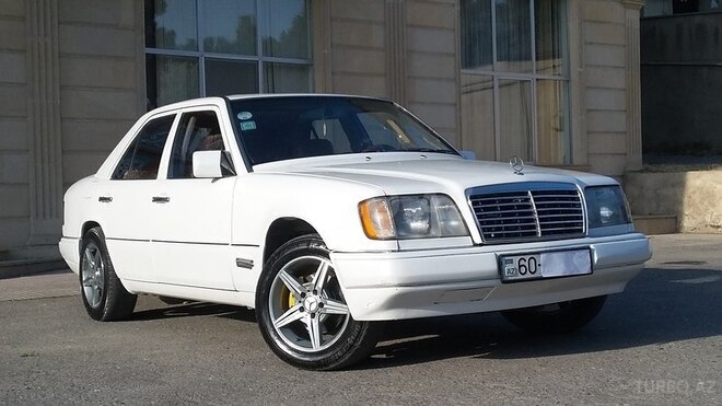 Mercedes E 200 1993, 285,000 km - 2.0 l - Bakı