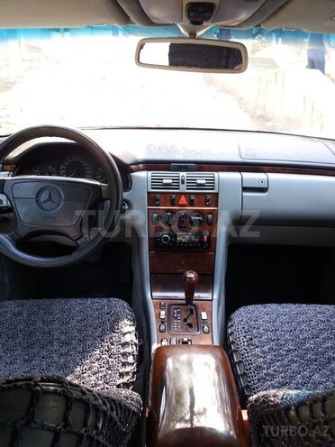 Mercedes E 300 1998, 320,000 km - 3.0 l - Sumqayıt
