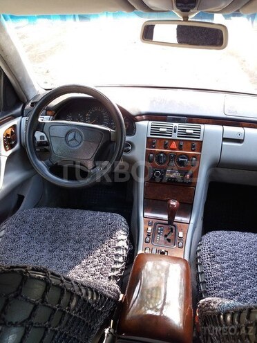 Mercedes E 300 1998, 320,000 km - 3.0 l - Sumqayıt