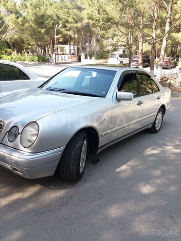 Mercedes E 300 1998, 320,000 km - 3.0 l - Sumqayıt