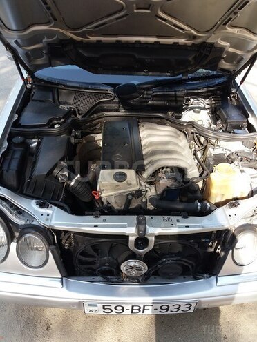 Mercedes E 300 1998, 320,000 km - 3.0 l - Sumqayıt