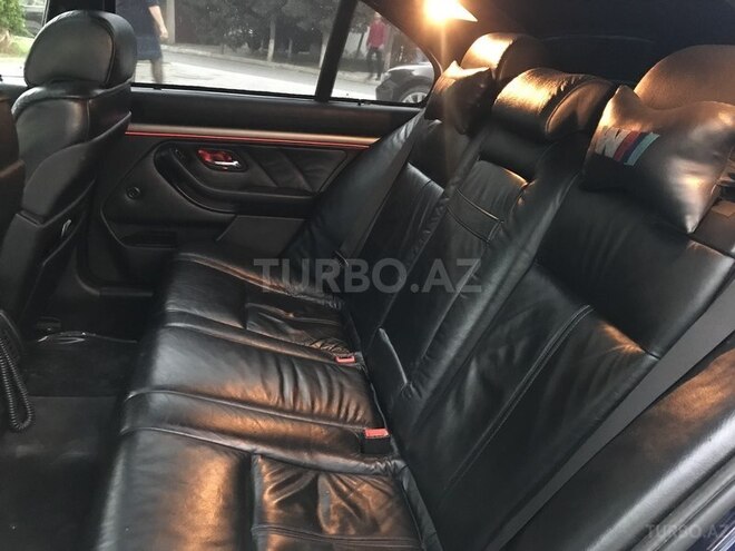 BMW 523 1997, 244,000 km - 2.5 l - Bakı