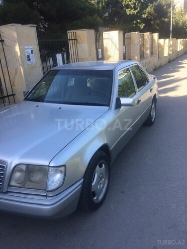Mercedes E 220 1993, 384,000 km - 0.2 л - Bakı