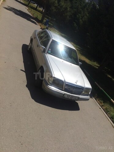 Mercedes E 220 1993, 384,000 km - 0.2 л - Bakı
