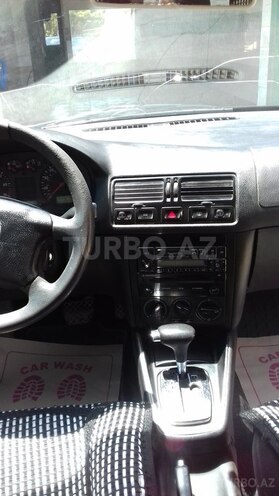 Volkswagen Jetta 2001, 325,000 km - 1.8 л - Sumqayıt