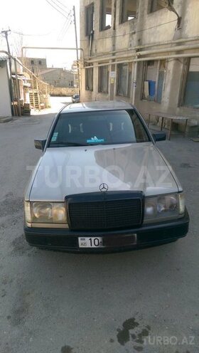Mercedes E 230 1990, 324,000 km - 2.3 l - Bakı