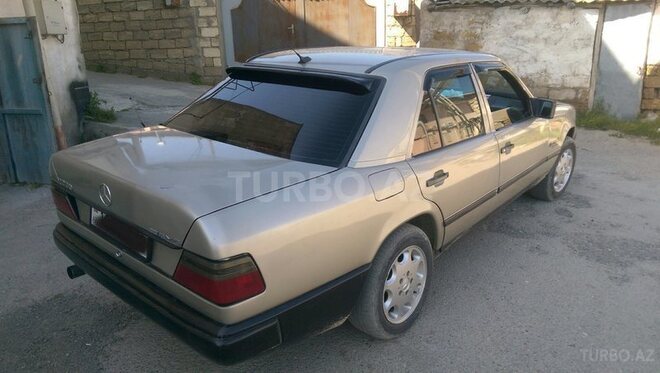 Mercedes E 230 1990, 324,000 km - 2.3 l - Bakı