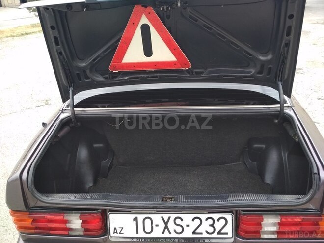 Mercedes 190 1993, 267,777 km - 2.3 л - Bakı