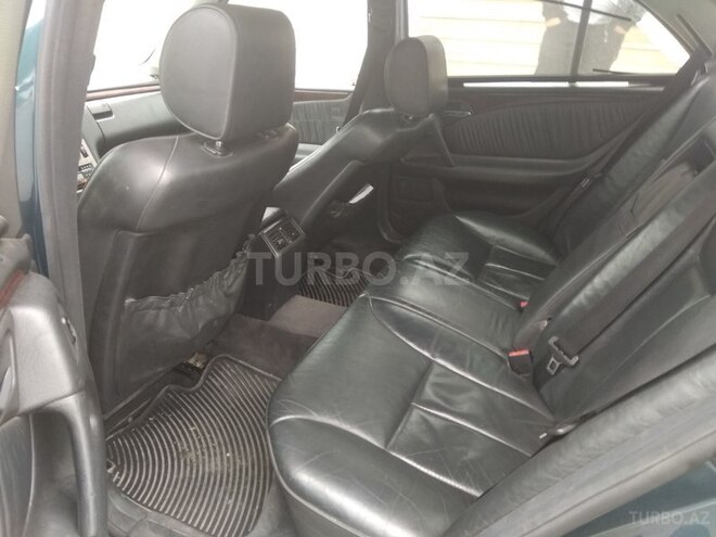 Mercedes E 240 1999, 290,000 km - 2.4 l - Bakı