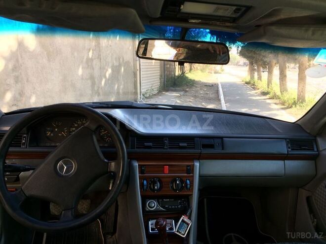 Mercedes E 230 1993, 700 km - 0.2 l - Bakı