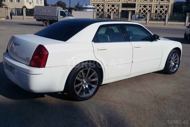 Chrysler 300C 2005, 168,000 km - 2.7 l - Masallı