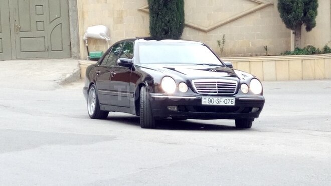Mercedes E 320 2000, 278,320 km - 3.2 l - Bakı