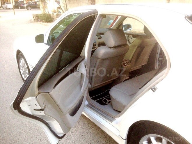Mercedes E 220 1999, 185,000 km - 2.2 л - Bakı