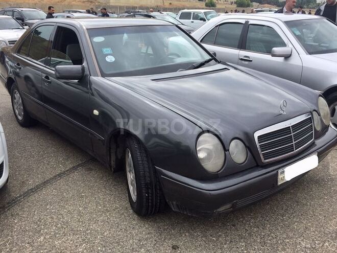 Mercedes E 220 1997, 444,000 km - 2.2 l - Bakı