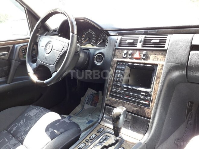 Mercedes E 240 1999, 120,000 km - 2.4 l - Bakı