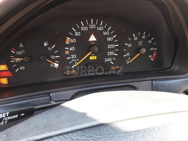 Mercedes E 240 1999, 120,000 km - 2.4 l - Bakı