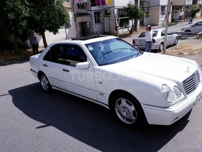 Mercedes E 240 1999, 120,000 km - 2.4 l - Bakı