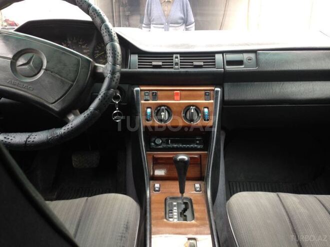 Mercedes E 230 1989, 280,000 km - 2.3 l - Bakı