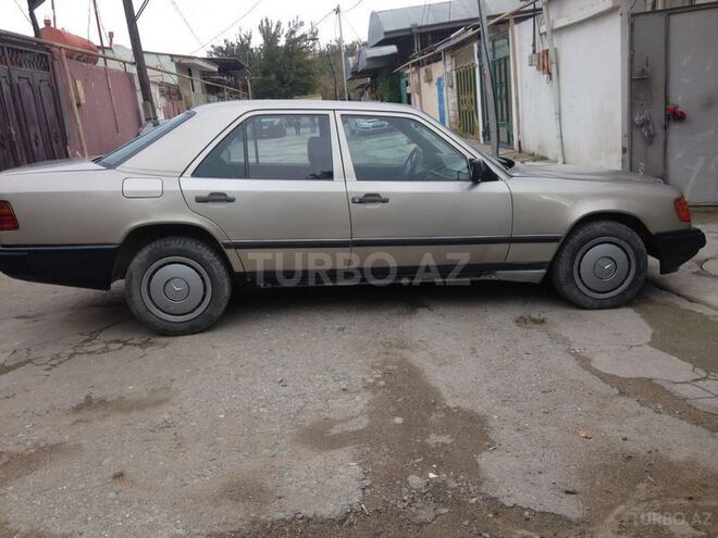 Mercedes E 230 1989, 280,000 km - 2.3 l - Bakı