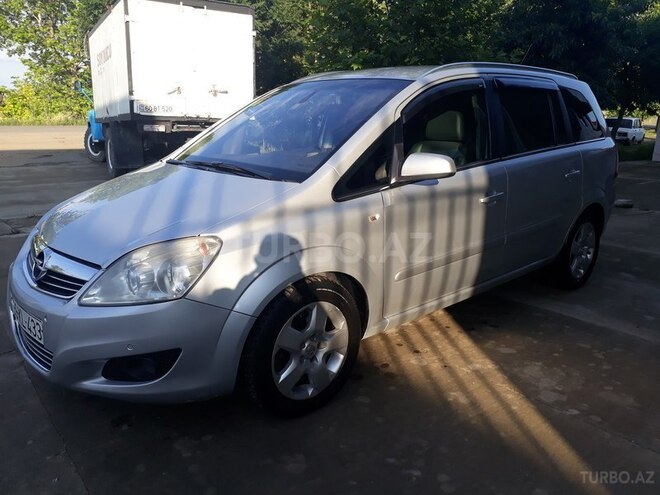 Opel Zafira 2008, 236,000 km - 0.2 л - Tovuz