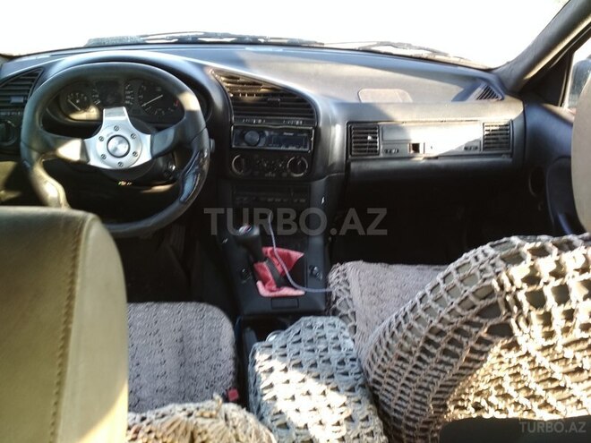 BMW 325 1992, 252,000 km - 2.5 l - Bakı