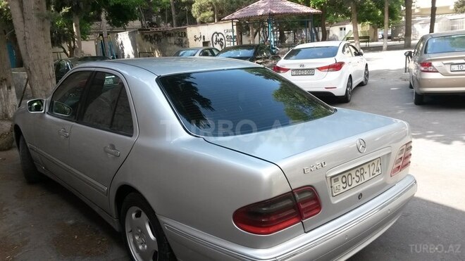Mercedes E 220 2000, 380,000 km - 2.2 л - Bakı