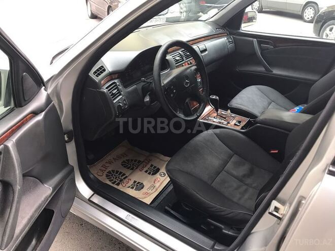 Mercedes E 220 2000, 380,000 km - 2.2 л - Bakı