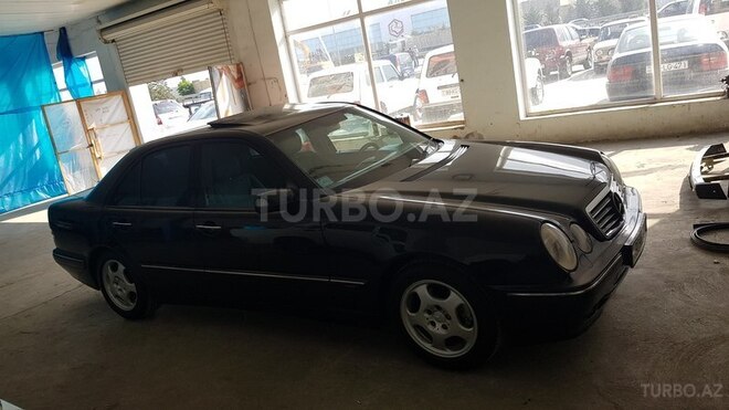 Mercedes E 270 1999, 325,123 km - 2.7 l - Sumqayıt