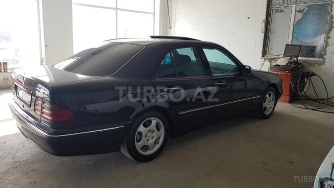Mercedes E 270 1999, 325,123 km - 2.7 l - Sumqayıt