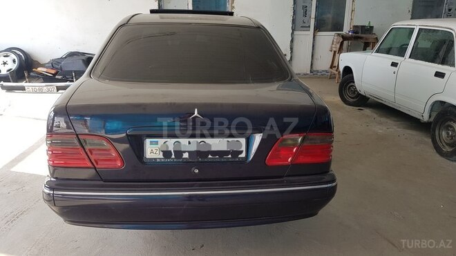 Mercedes E 270 1999, 325,123 km - 2.7 l - Sumqayıt