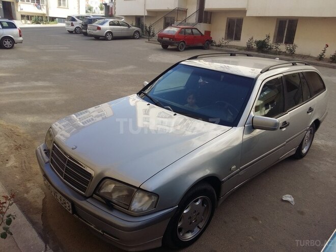 Mercedes C 220 1999, 299,990 km - 2.2 l - Bakı