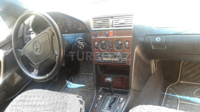 Mercedes C 220 1993, 290,000 km - 2.2 l - Bakı