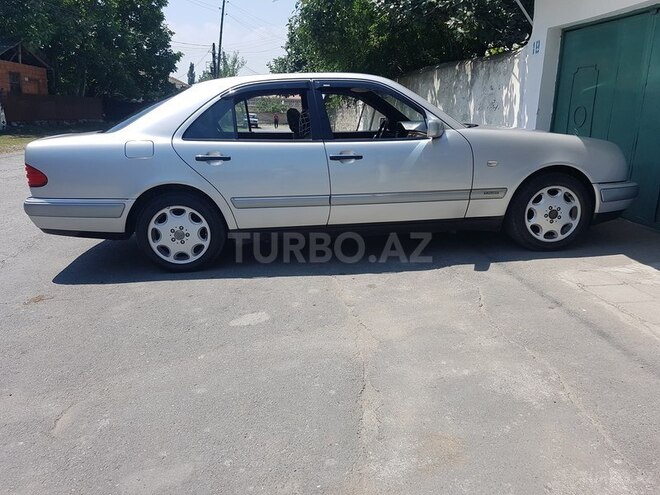 Mercedes E 200 1998, 295,000 km - 2.0 l - Zaqatala
