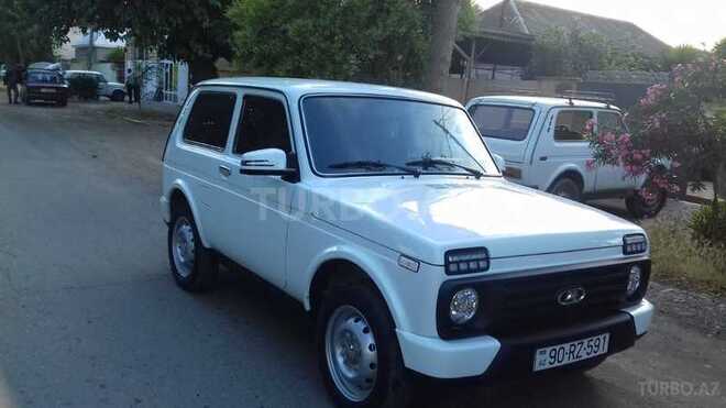 LADA (VAZ) Niva 2012, 80,000 km - 1.7 l - Salyan