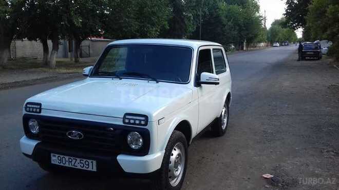 LADA (VAZ) Niva 2012, 80,000 km - 1.7 l - Salyan
