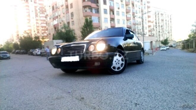 Mercedes E 220 1999, 378,950 km - 2.2 л - Bakı